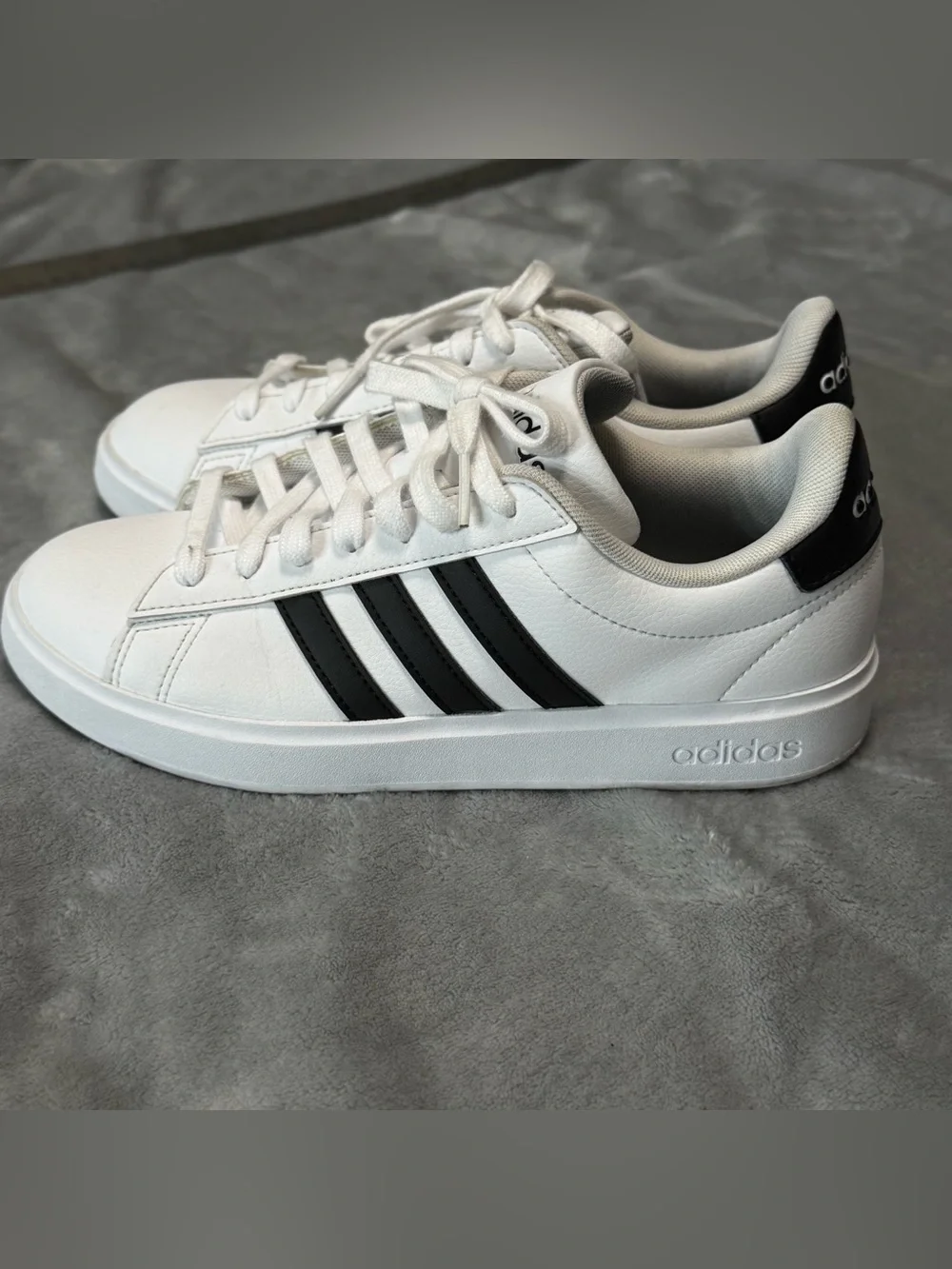 Adidas White Black Cloudfoam Low Top Sneakers Women’s Classic Court Shoes style